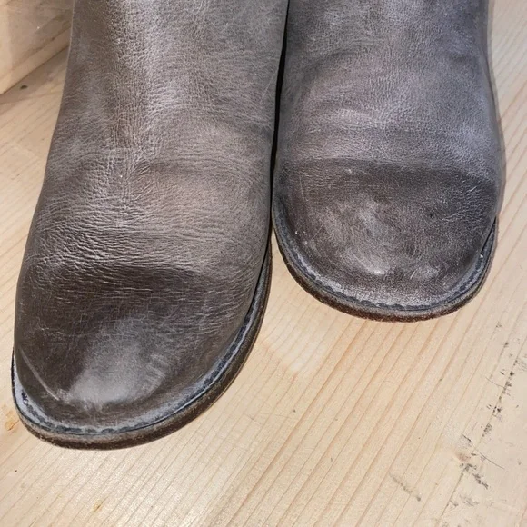 Frye gray leather riding boots - Picture 4 of 10